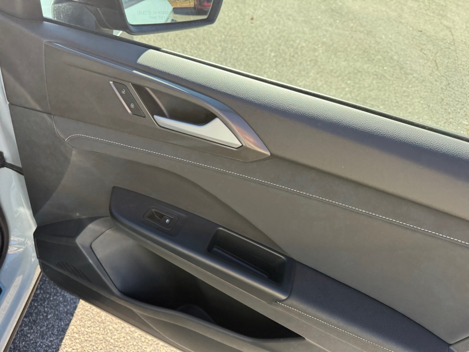 3VV2C7B26TM022501 2026 Volkswagen Taos SE Black