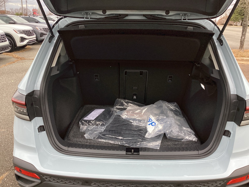 3VV2C7B28TM019440 2026 Volkswagen Taos SE Black