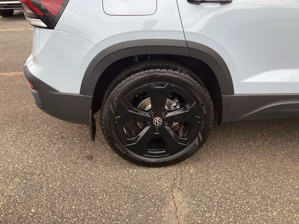 3VV2C7B28TM019440 2026 Volkswagen Taos SE Black