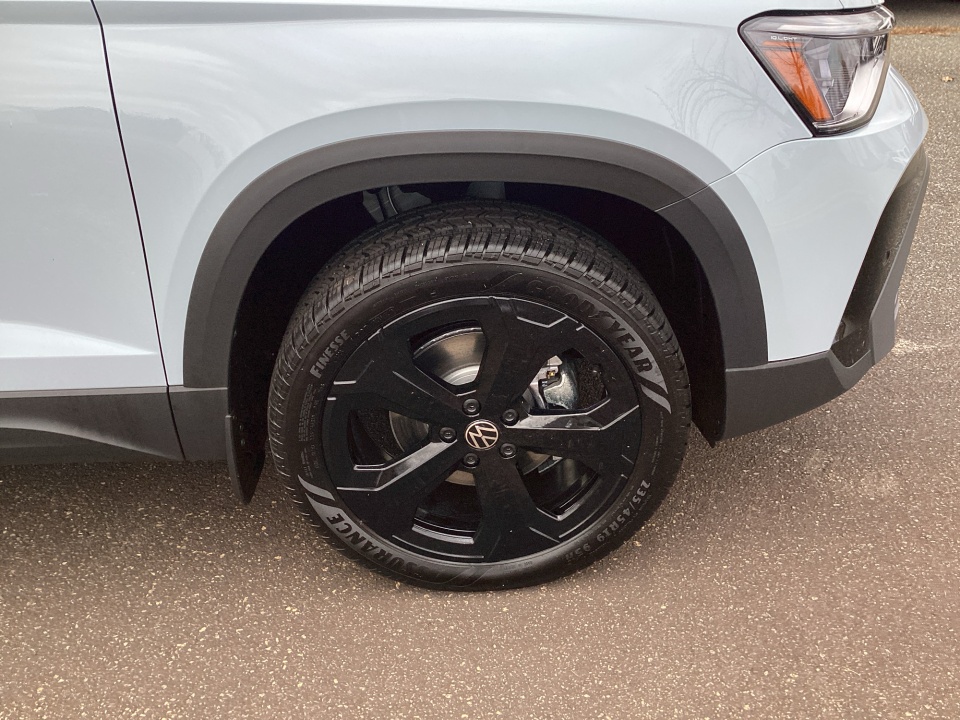 3VV2C7B28TM019440 2026 Volkswagen Taos SE Black