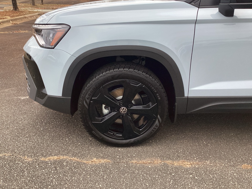 3VV2C7B28TM019440 2026 Volkswagen Taos SE Black