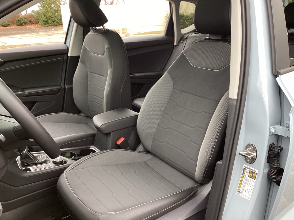 3VV2C7B28TM019440 2026 Volkswagen Taos SE Black