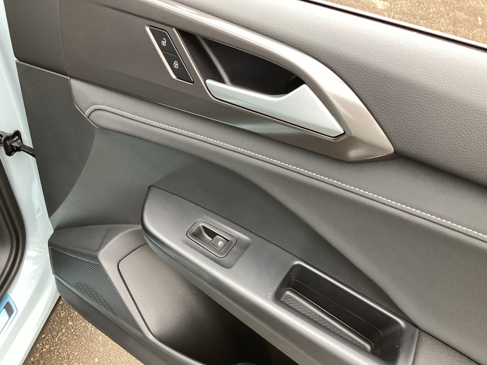 3VV2C7B28TM019440 2026 Volkswagen Taos SE Black