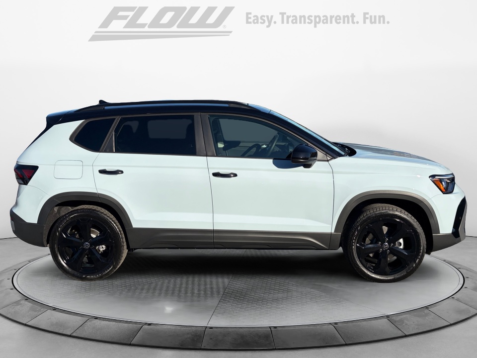 3VV2C7B29TM021326 2026 Volkswagen Taos SE Black