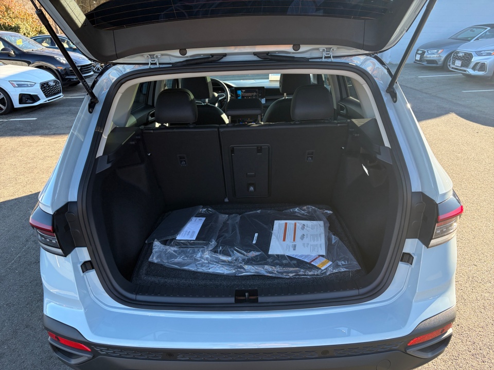 3VV2C7B29TM021326 2026 Volkswagen Taos SE Black