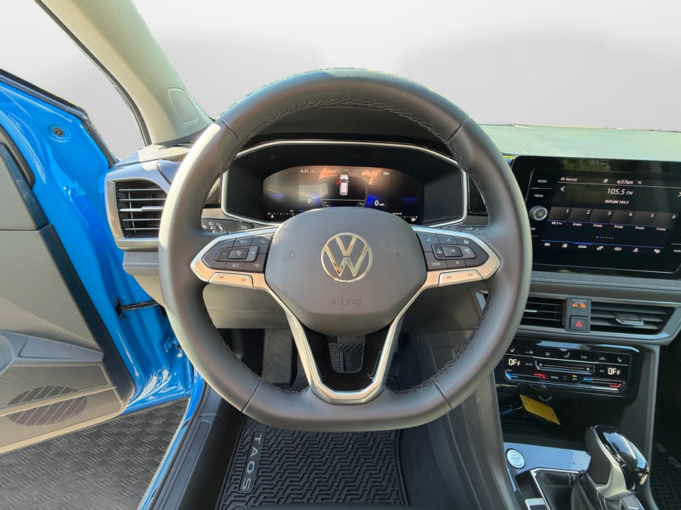3VV2C7B29TM060949 2026 Volkswagen Taos SE Black