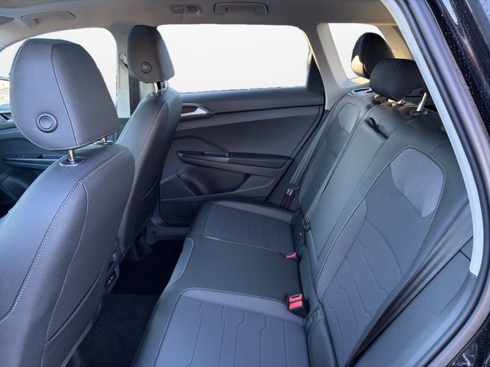 3VV2C7B2XTM004132 2026 Volkswagen Taos SE Black