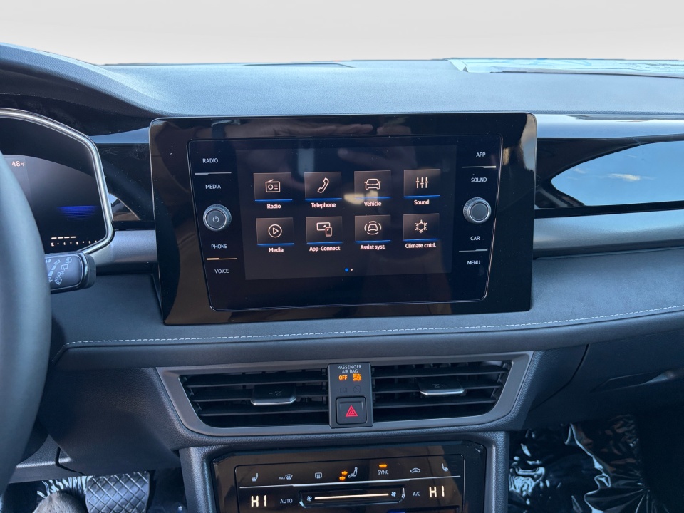 3VV2C7B2XTM004132 2026 Volkswagen Taos SE Black