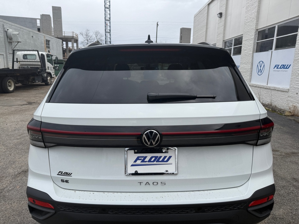 3VV3C7B24TM016930 2026 Volkswagen Taos SE Black