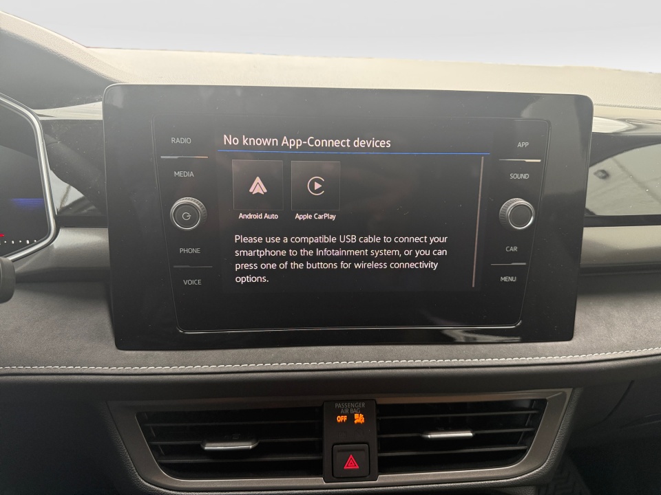 3VV3C7B24TM016930 2026 Volkswagen Taos SE Black