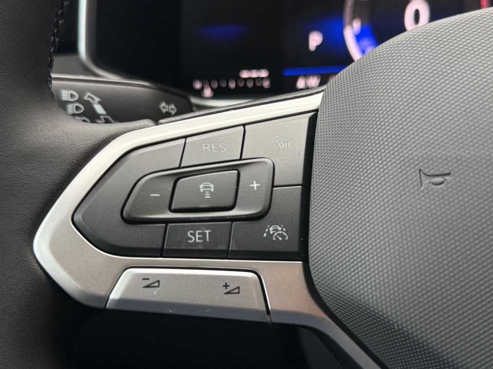 3VV3C7B24TM016930 2026 Volkswagen Taos SE Black