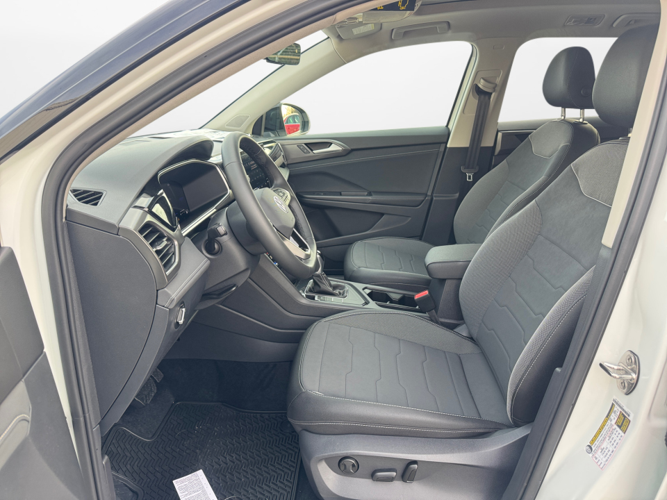 3VV3C7B24TM026535 2026 Volkswagen Taos SE Black