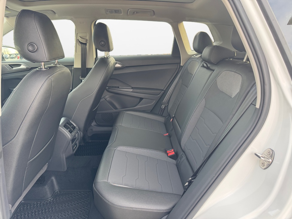 3VV3C7B24TM026535 2026 Volkswagen Taos SE Black