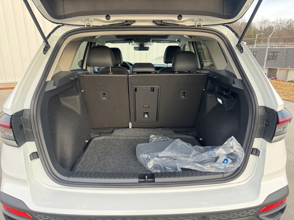 3VV3C7B24TM026535 2026 Volkswagen Taos SE Black