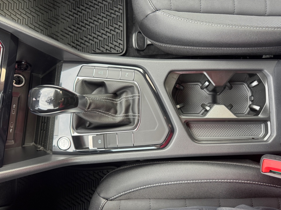 3VV3C7B24TM026535 2026 Volkswagen Taos SE Black