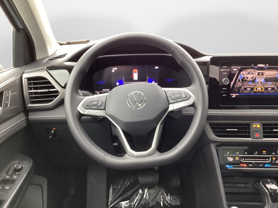 3VV3C7B24TM063469 2026 Volkswagen Taos SE Black
