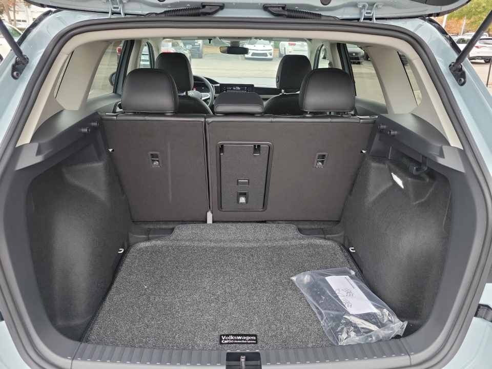 3VV3C7B25TM015379 2026 Volkswagen Taos SE Black