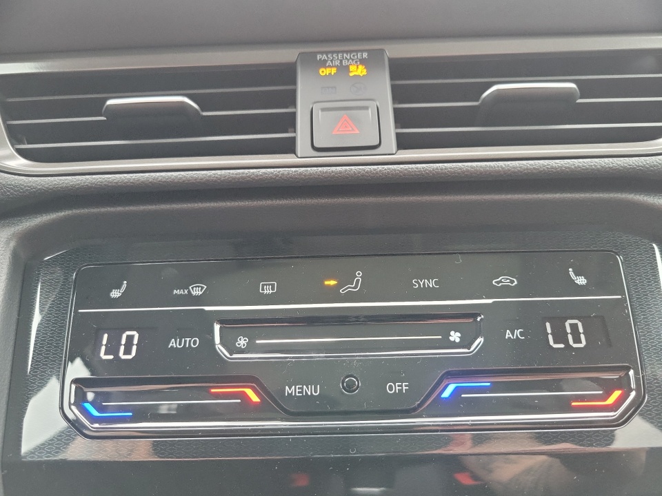 3VV3C7B25TM015379 2026 Volkswagen Taos SE Black