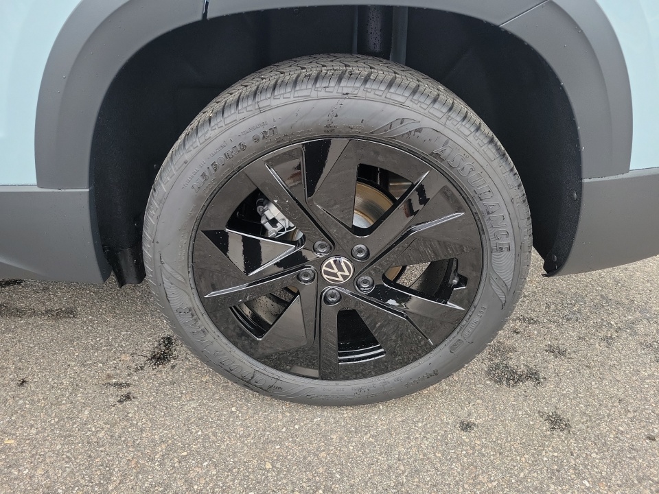 3VV3C7B25TM015379 2026 Volkswagen Taos SE Black