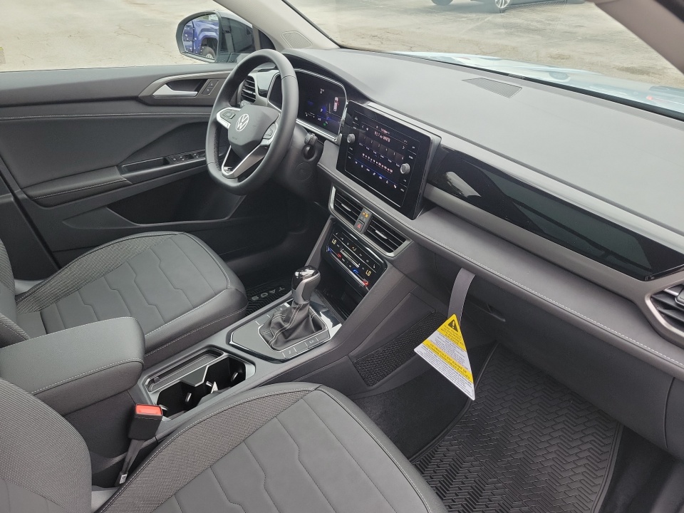 3VV3C7B25TM015379 2026 Volkswagen Taos SE Black