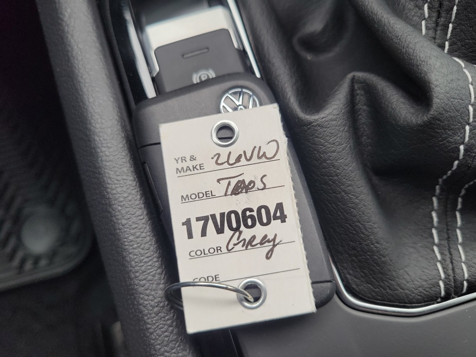 3VV3C7B25TM015379 2026 Volkswagen Taos SE Black