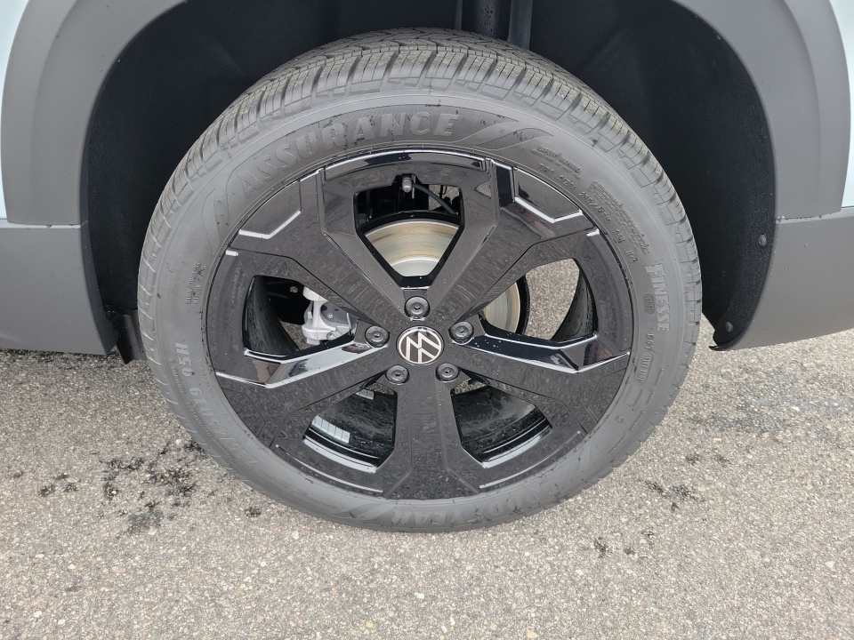 3VV4C7B23TM024148 2026 Volkswagen Taos SEL