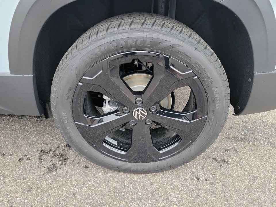 3VV4C7B23TM024148 2026 Volkswagen Taos SEL