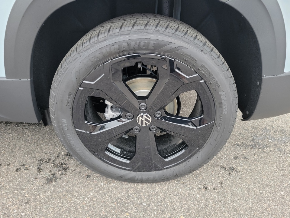 3VV4C7B23TM024148 2026 Volkswagen Taos SEL