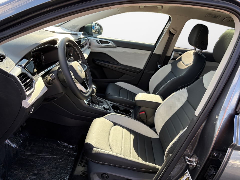 3VV4C7B27TM005991 2026 Volkswagen Taos SEL