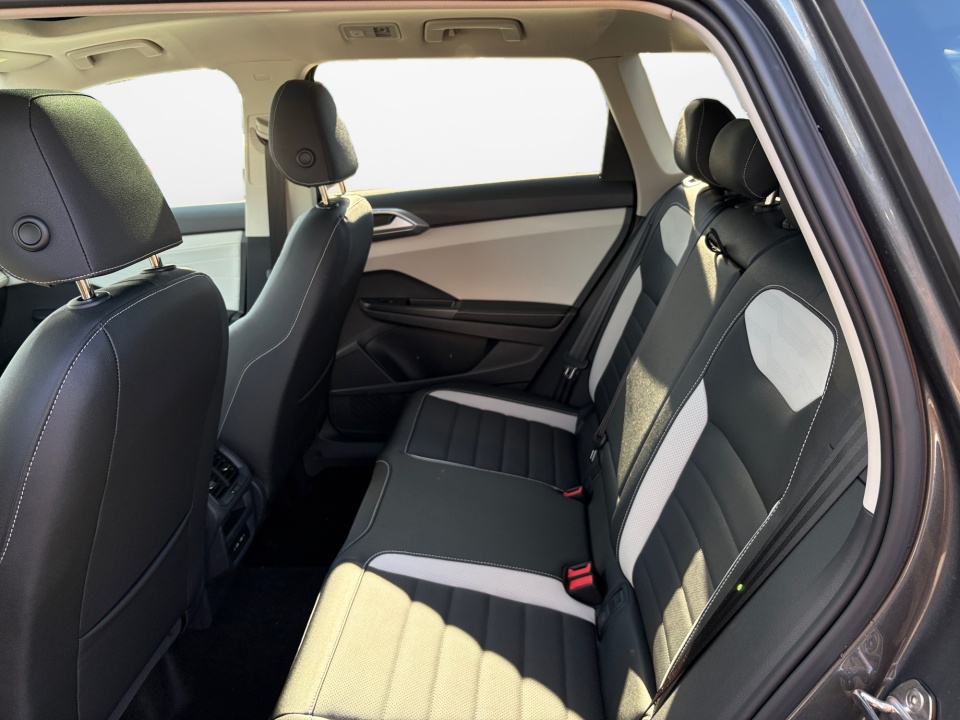 3VV4C7B27TM005991 2026 Volkswagen Taos SEL