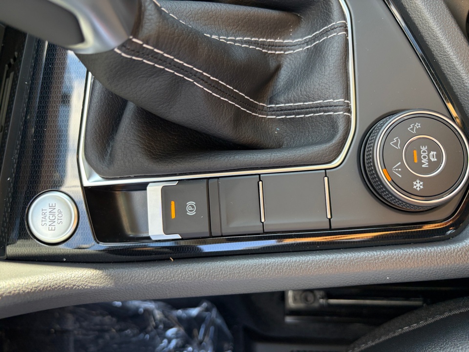 3VV4C7B27TM005991 2026 Volkswagen Taos SEL