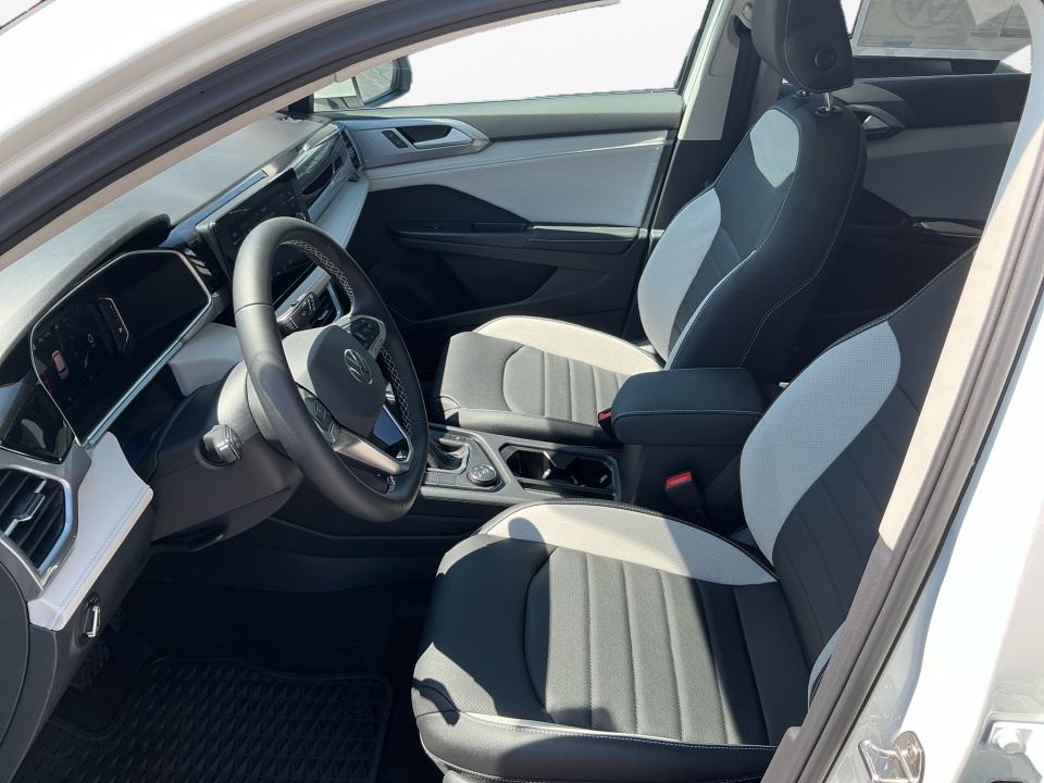 3VV4C7B28SM084506 2025 Volkswagen Taos 1.5T SEL