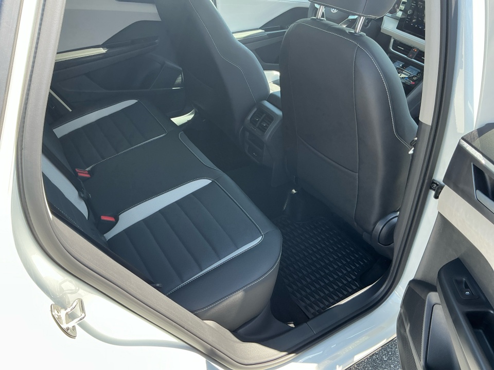 3VV4C7B28SM084506 2025 Volkswagen Taos 1.5T SEL