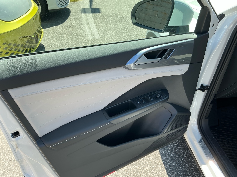 3VV4C7B28SM084506 2025 Volkswagen Taos 1.5T SEL