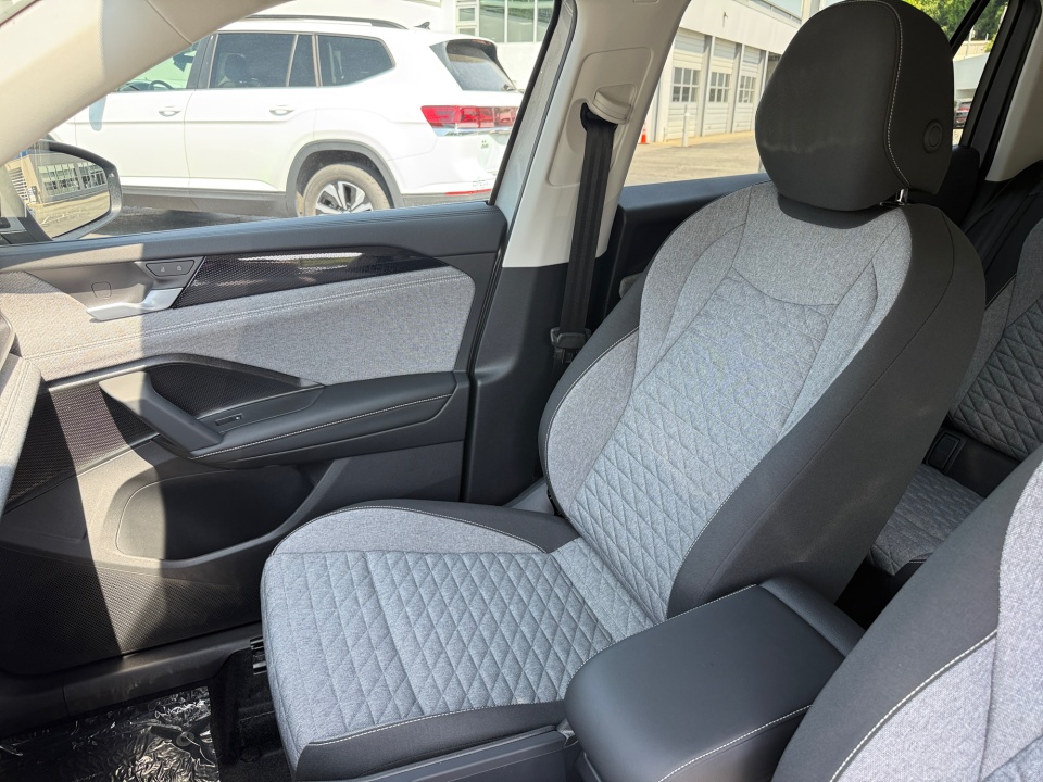 3VVCR7RM8TM093628 2026 Volkswagen Tiguan S