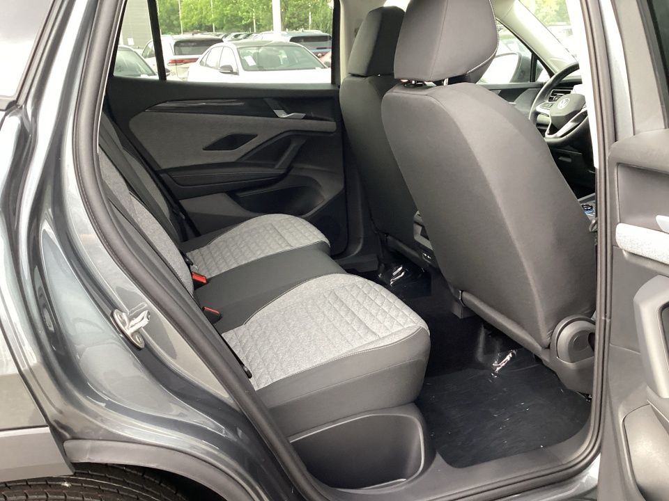 3VVCR7RM8TM111609 2026 Volkswagen Tiguan S