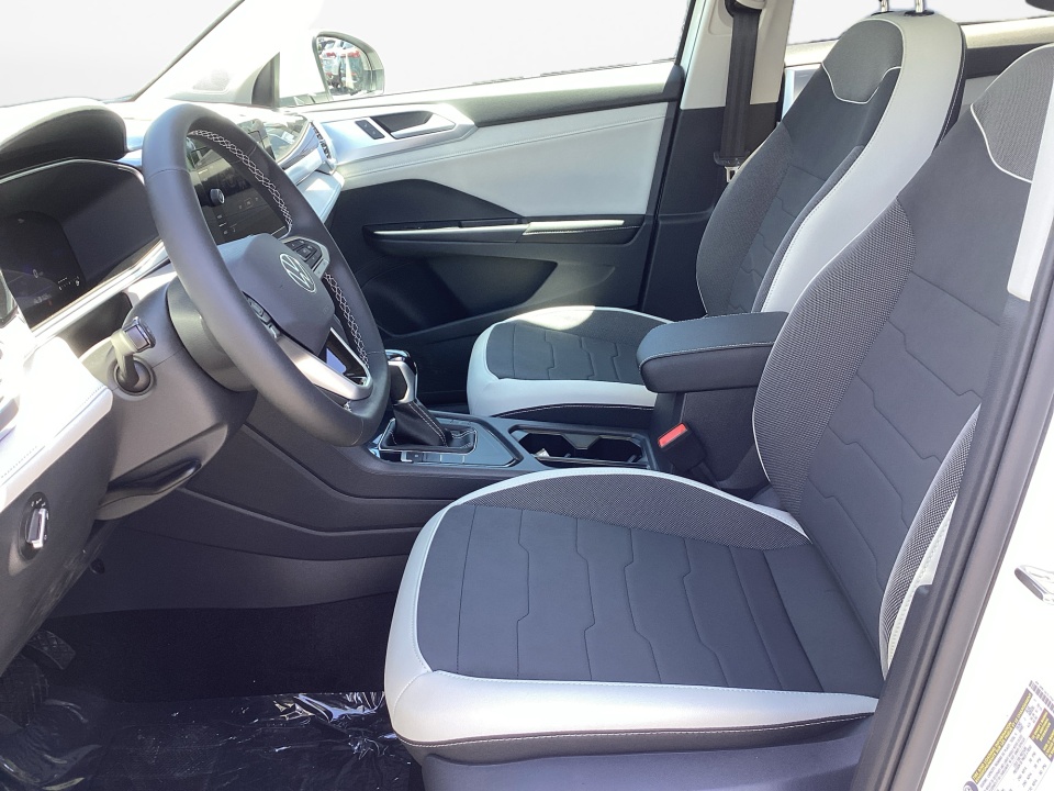 3VVEC7B25TM068043 2026 Volkswagen Taos SE