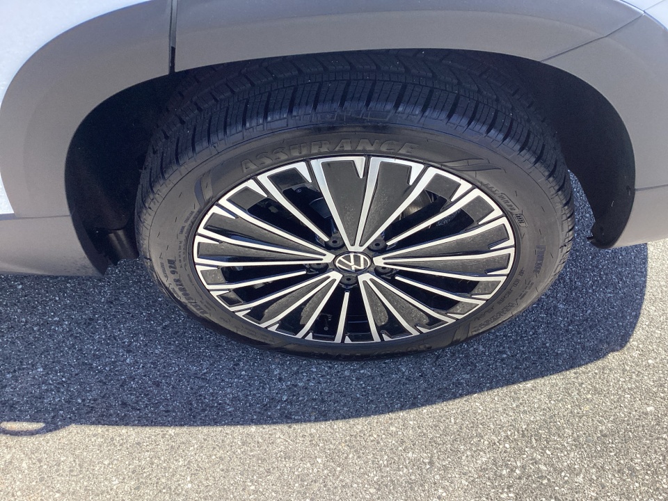 3VVEC7B25TM068043 2026 Volkswagen Taos SE
