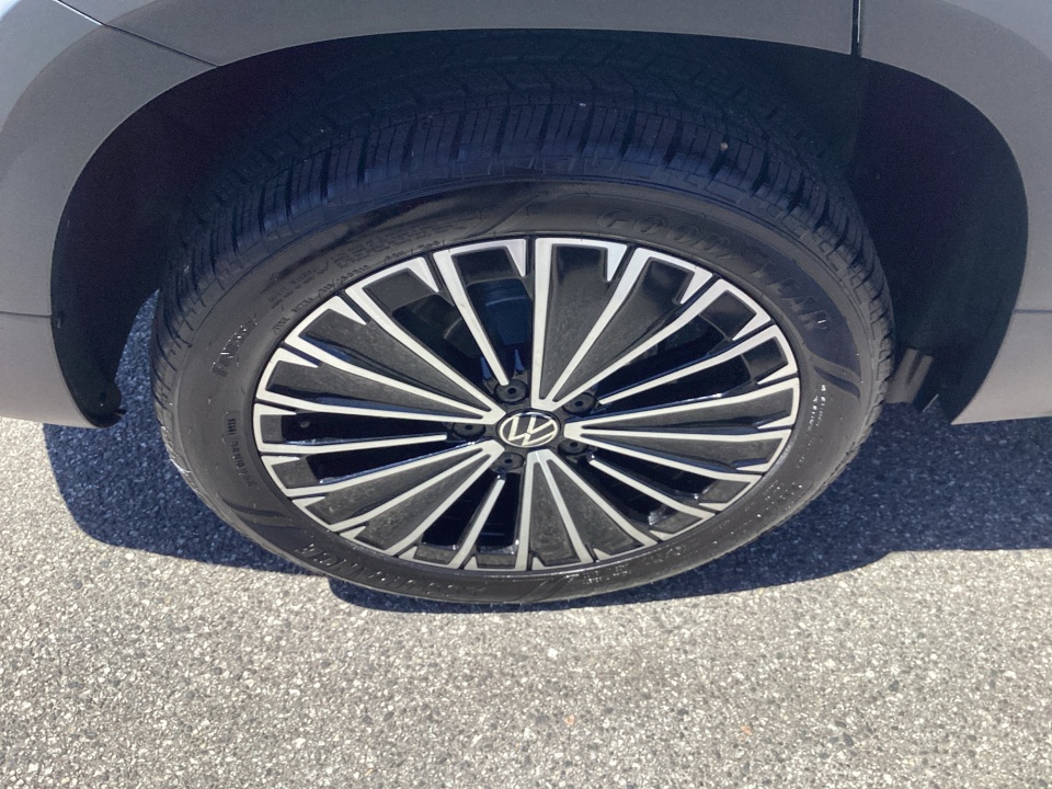 3VVEC7B25TM068043 2026 Volkswagen Taos SE