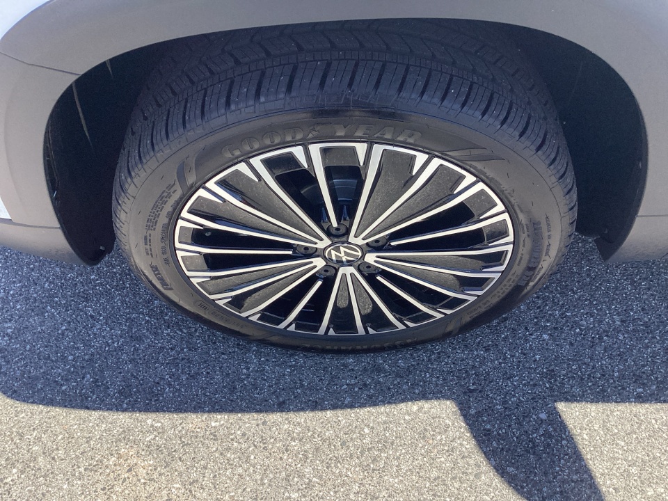 3VVEC7B25TM068043 2026 Volkswagen Taos SE