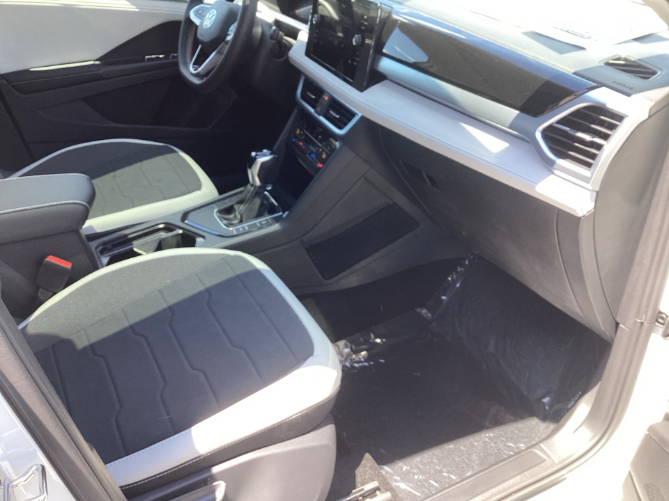 3VVEC7B25TM068043 2026 Volkswagen Taos SE