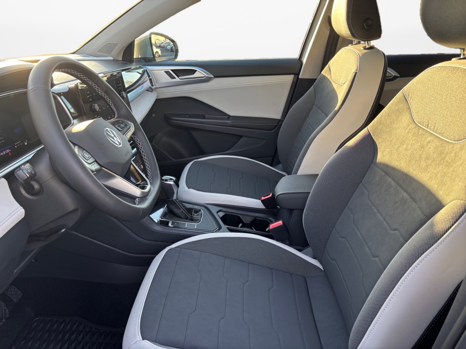 3VVEC7B28SM087328 2025 Volkswagen Taos 1.5T SE