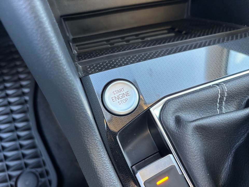 3VVEC7B28SM087328 2025 Volkswagen Taos 1.5T SE