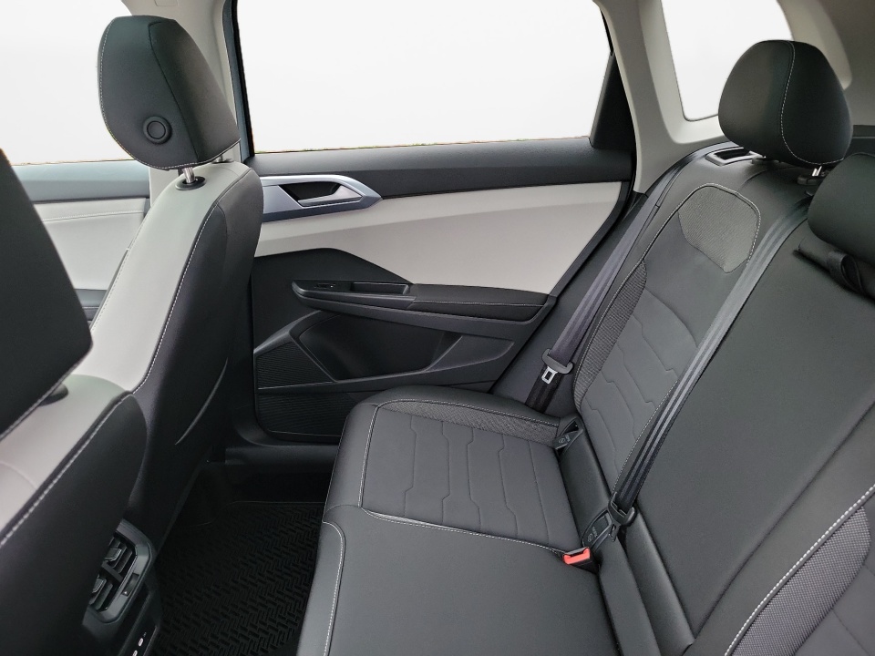 3VVEC7B29TM005611 2026 Volkswagen Taos SE