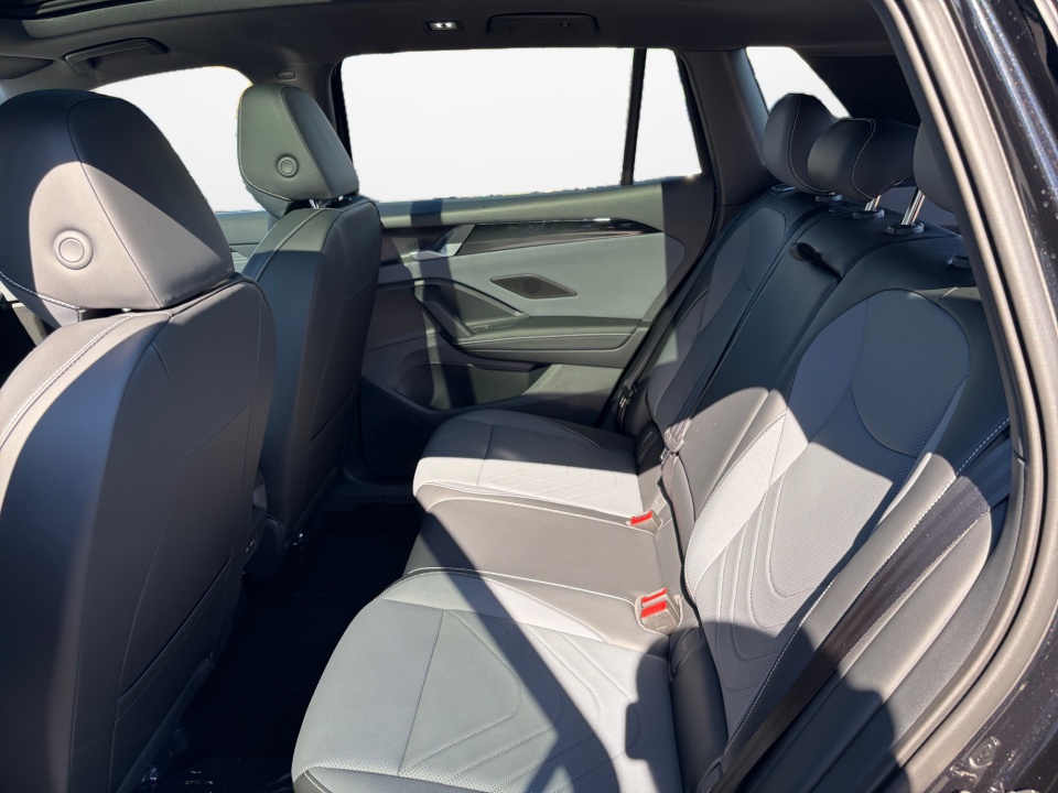 3VVER7RM5TM025683 2026 Volkswagen Tiguan SE