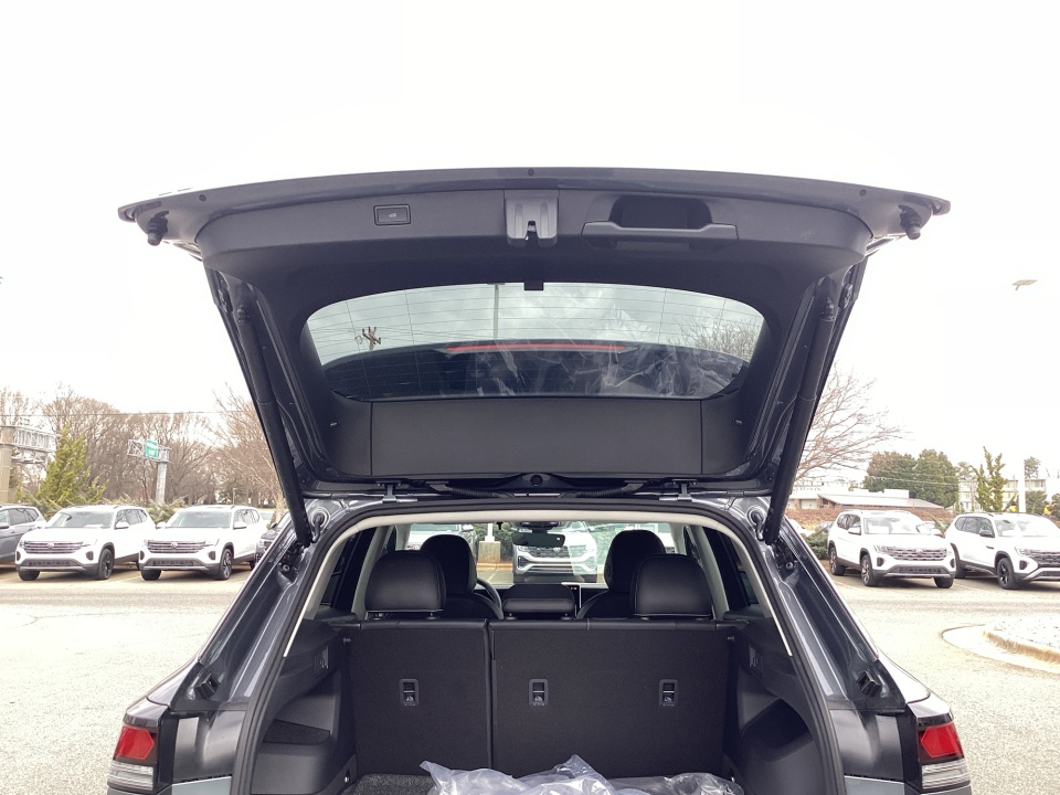 3VVFR7RM7TM050816 2026 Volkswagen Tiguan SE