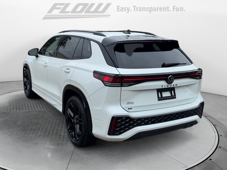 3VVGR7RM0SM057142 2025 Volkswagen Tiguan 2.0T SE R-Line Black