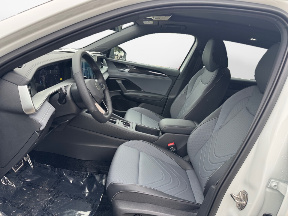 3VVGR7RM0SM057142 2025 Volkswagen Tiguan 2.0T SE R-Line Black