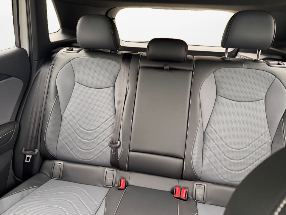 3VVGR7RM0SM057142 2025 Volkswagen Tiguan 2.0T SE R-Line Black