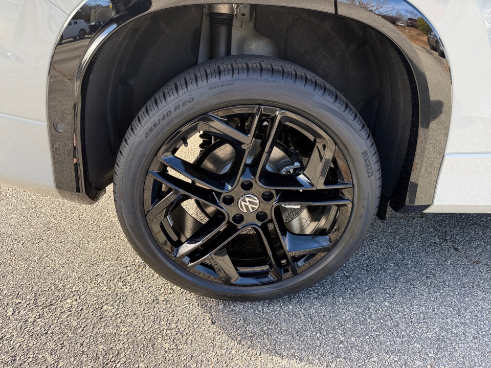 3VVGR7RM0TM040343 2026 Volkswagen Tiguan SE R-Line Black